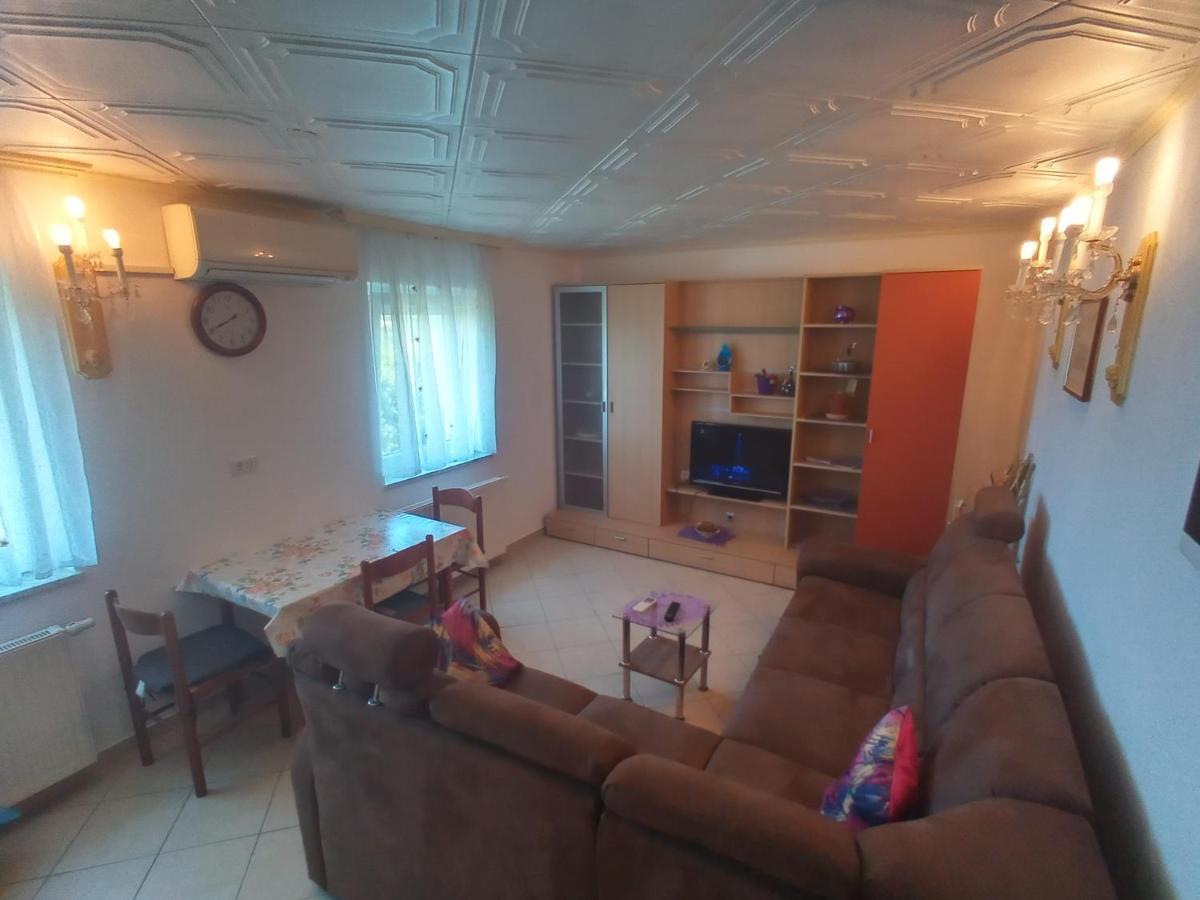 Apartment Mara Анкаран Екстер'єр фото