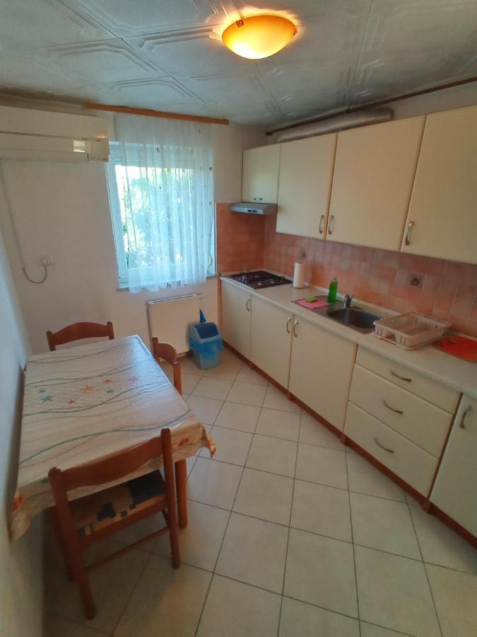 Apartment Mara Анкаран Екстер'єр фото