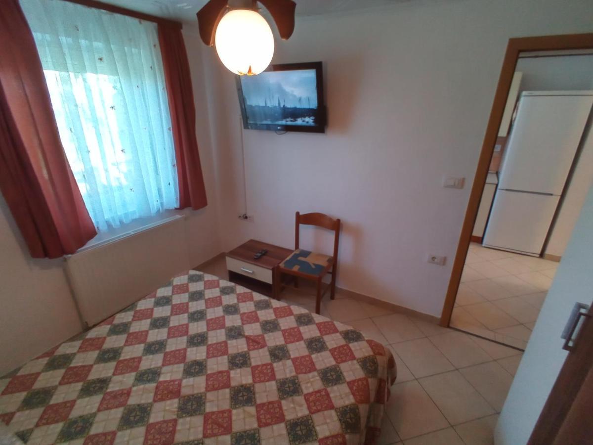 Apartment Mara Анкаран Екстер'єр фото