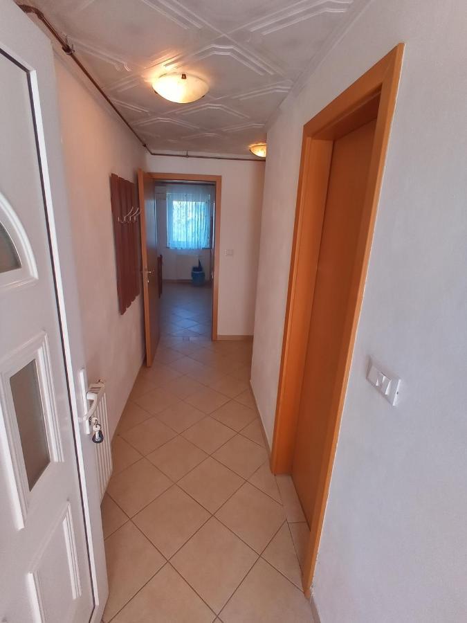 Apartment Mara Анкаран Екстер'єр фото